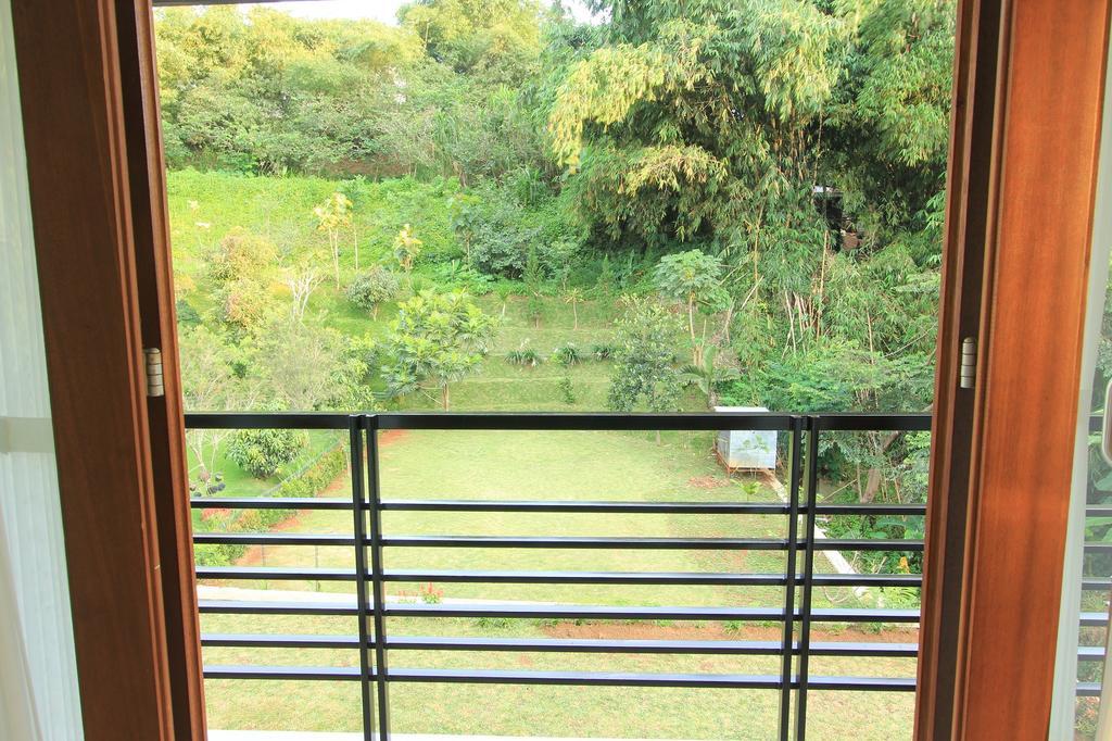 Villa Eby Syariah Bandung Exterior foto