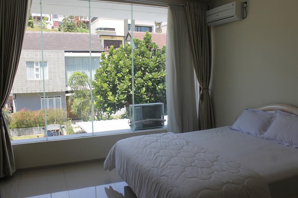 Villa Eby Syariah Bandung Exterior foto